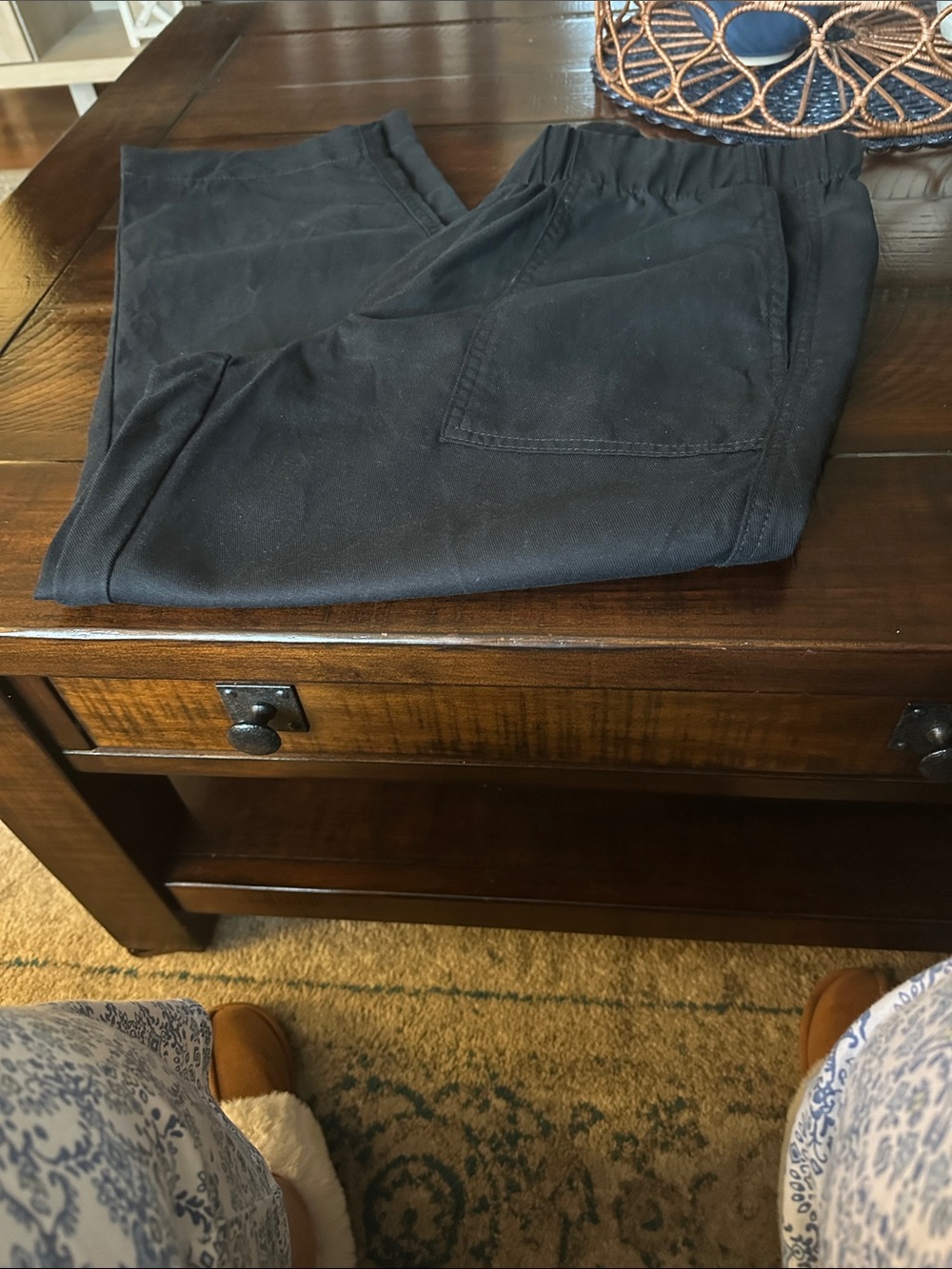 women's black tapered crop pull on pant